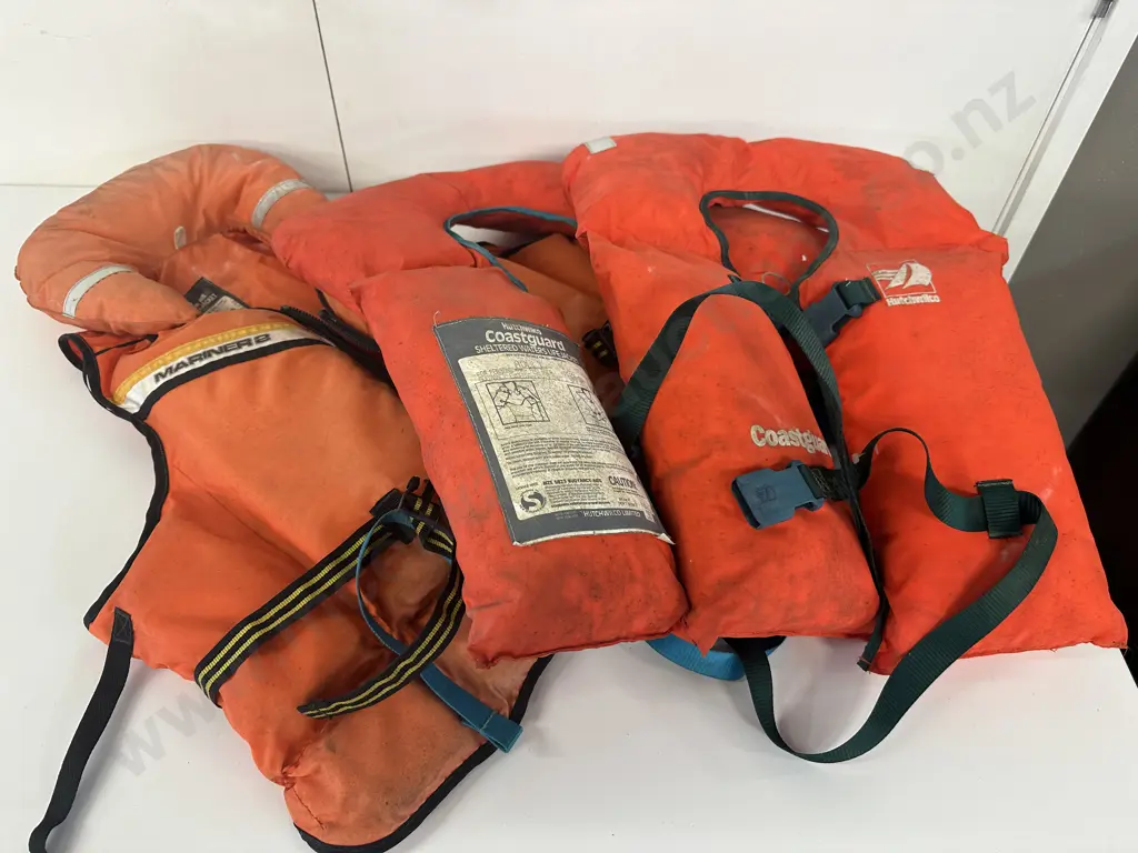 Assorted Hutchwilco Life Jackets x3 Image 1++